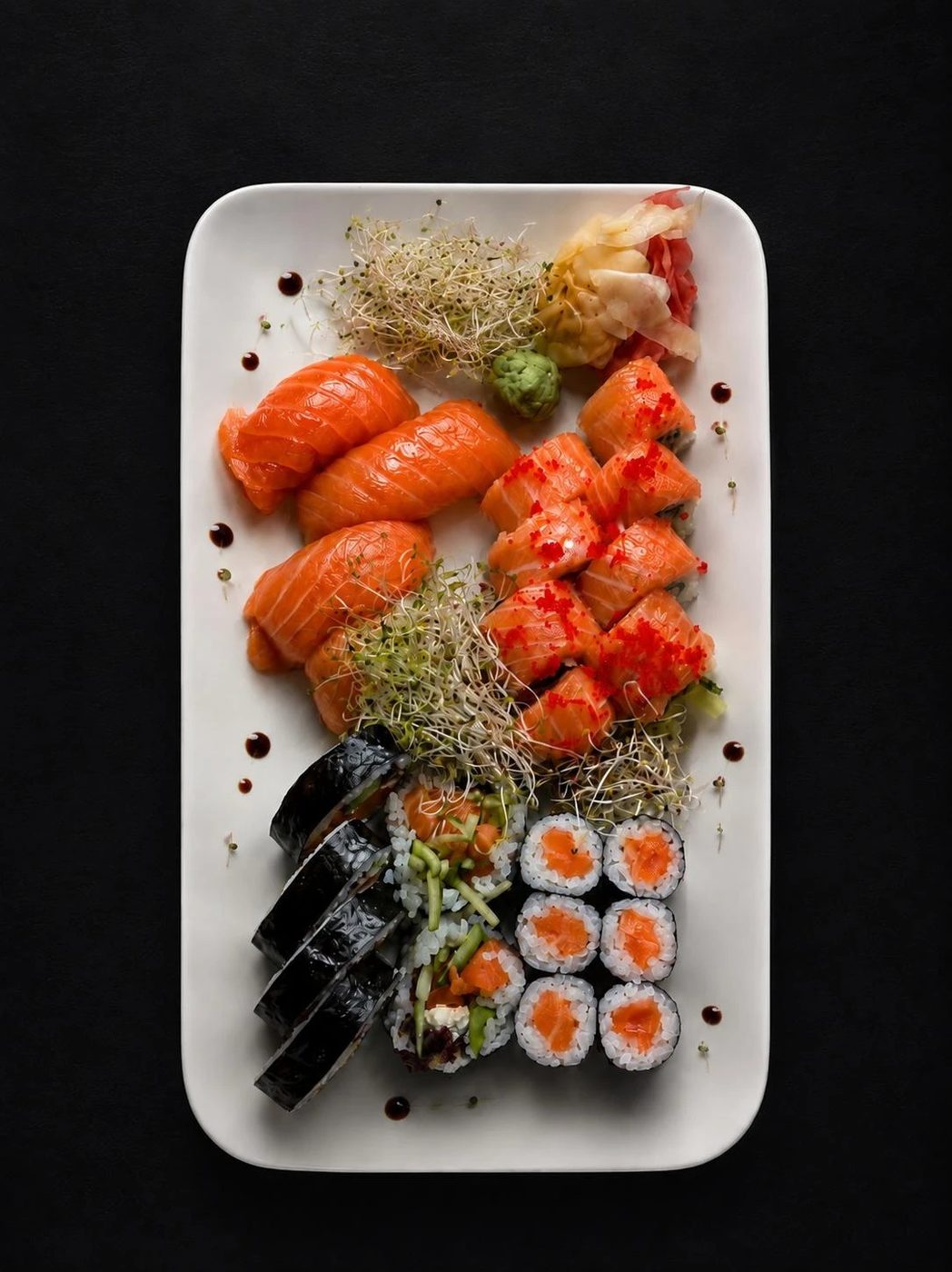 Zestaw Surowy Łosoś — nigiri i maki z łososiem